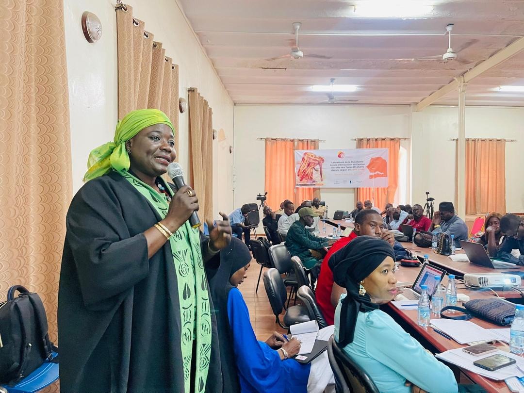 Ms Fatou Sarr, ENDA Energie Coordinator for the CDKN Senegal programme, northern zone at one of the early warning system workshops