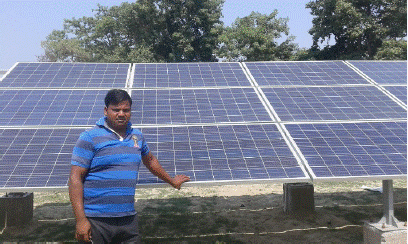  (Manoj Shah, a young and energetic rural entrepreneur from the Katsa district of Bihar, who owns a 10KW Solar plant which lights 120 households and provides employment to young people. A CDKN supported initiative. Picture courtesy – Aditi Paul) 