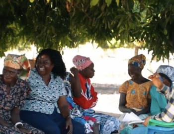 Women’s community group discussions. Photo credit: CDKN
