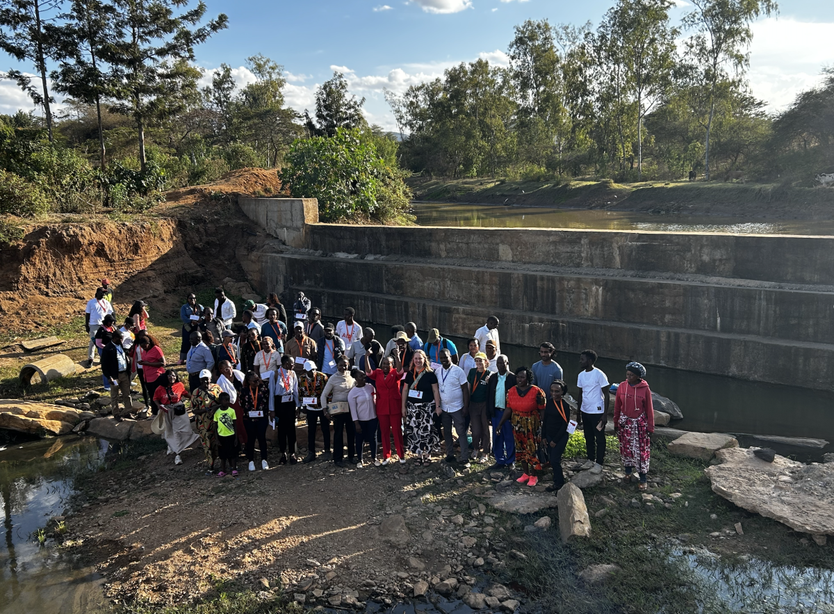 CDKN LLA workshop participants at the weir dam site visit in Machakos, Kenya. Photo credit: CDKN 