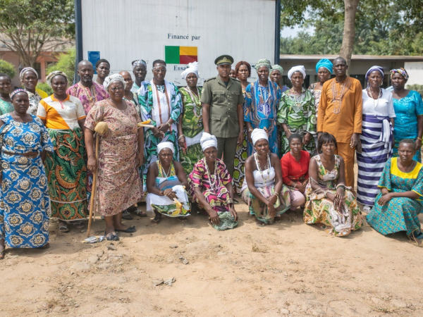 Forest officers and local communities attending SURVIE co-production dialogue in Dassa, Benin.  Credit: SURVIE NGO, Benin.