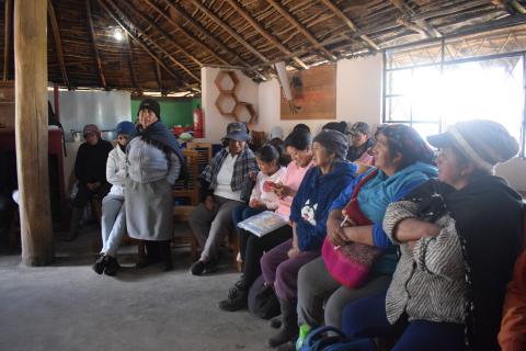 Habitantes de Cruz Loma compartiendo sus experiencias en el taller de evaluación del Acuerdo de Conservación  - Fotografía ©Dayana Lema, FFLA.