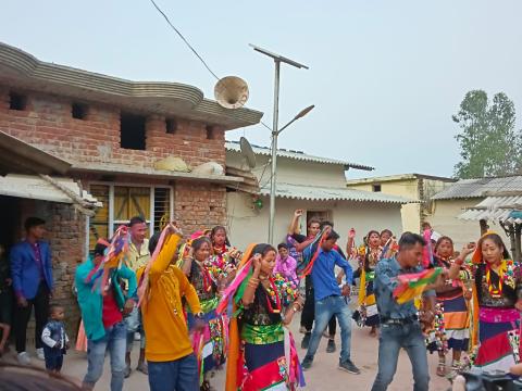 Holi dance (cred. Astha Chaudhary) via GRP