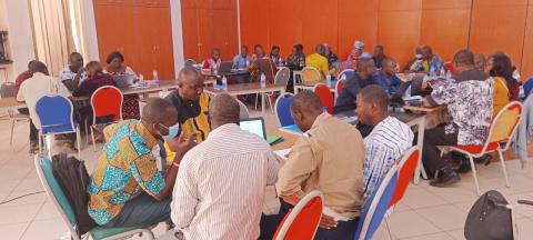 Round table to co-design themes for the dialogue on air series, part of the PIEGIS 2AC project in Bobo-Dioulasso, Burkina Faso (Cred. Farm Radio Internationa