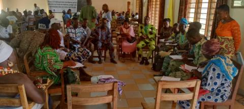 Group discussion with stakeholders during one of the project’s co-production dialogues hosted by SURVIE NGO in Dassa in 2024. Credits: Akouegnon Ferdinand Ayimasse.